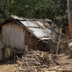 091突風の被害にあったトンチョンガ族の家屋3